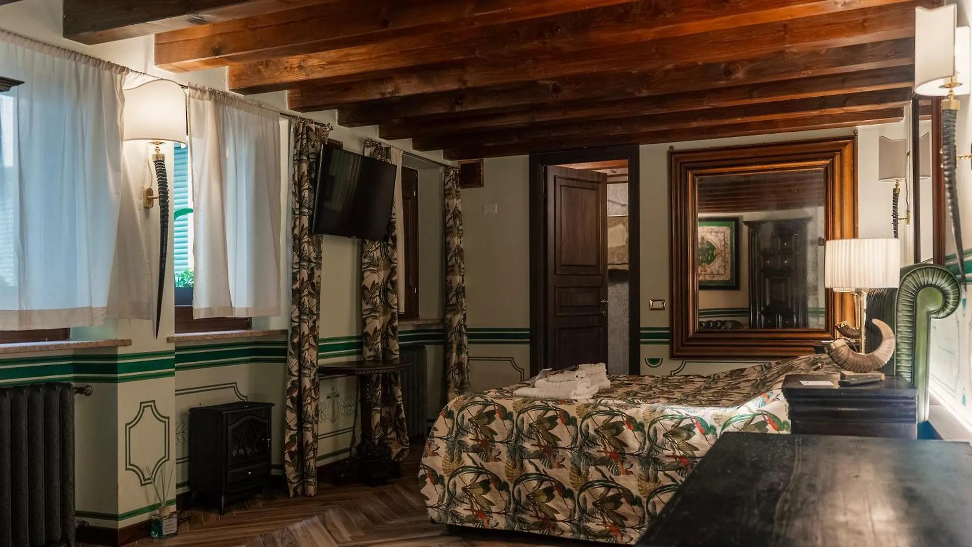 Regal House Verona Regimental Italy